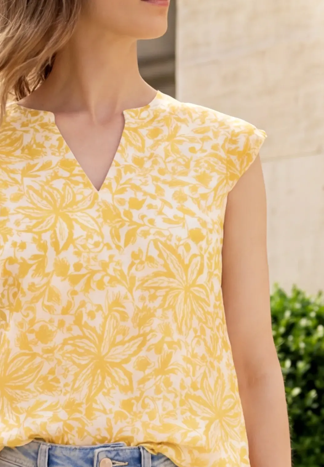 Chiffon bloes met gespleten hals
