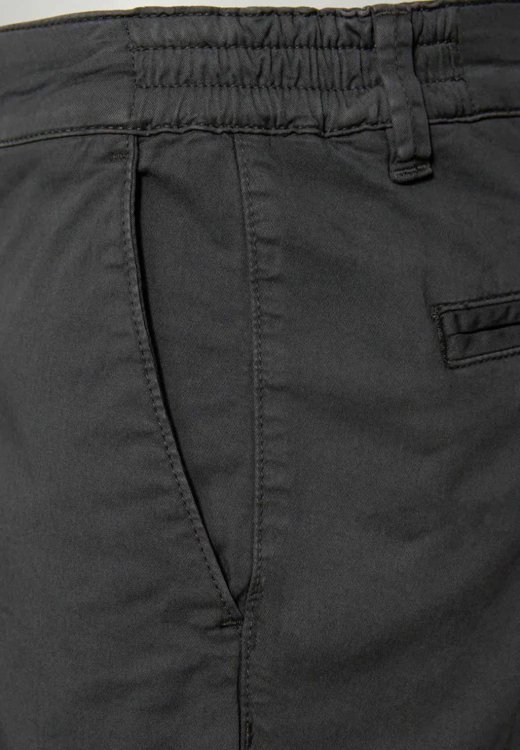 Chino met elastische tailleband
