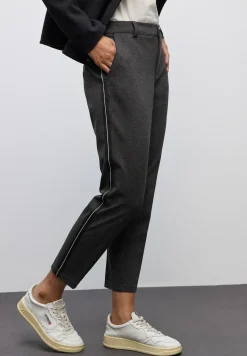 Chino met tapedetails