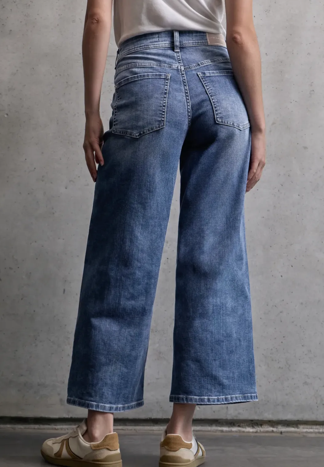Cropped jeans met Wide Legs