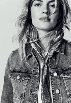 Denim jack met knopen en rugprint