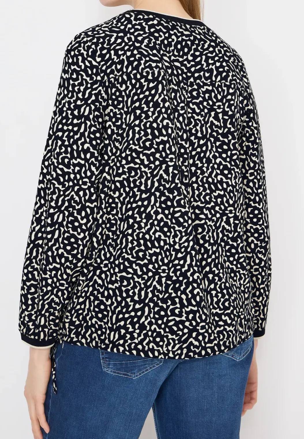 Gedessineerde blouse