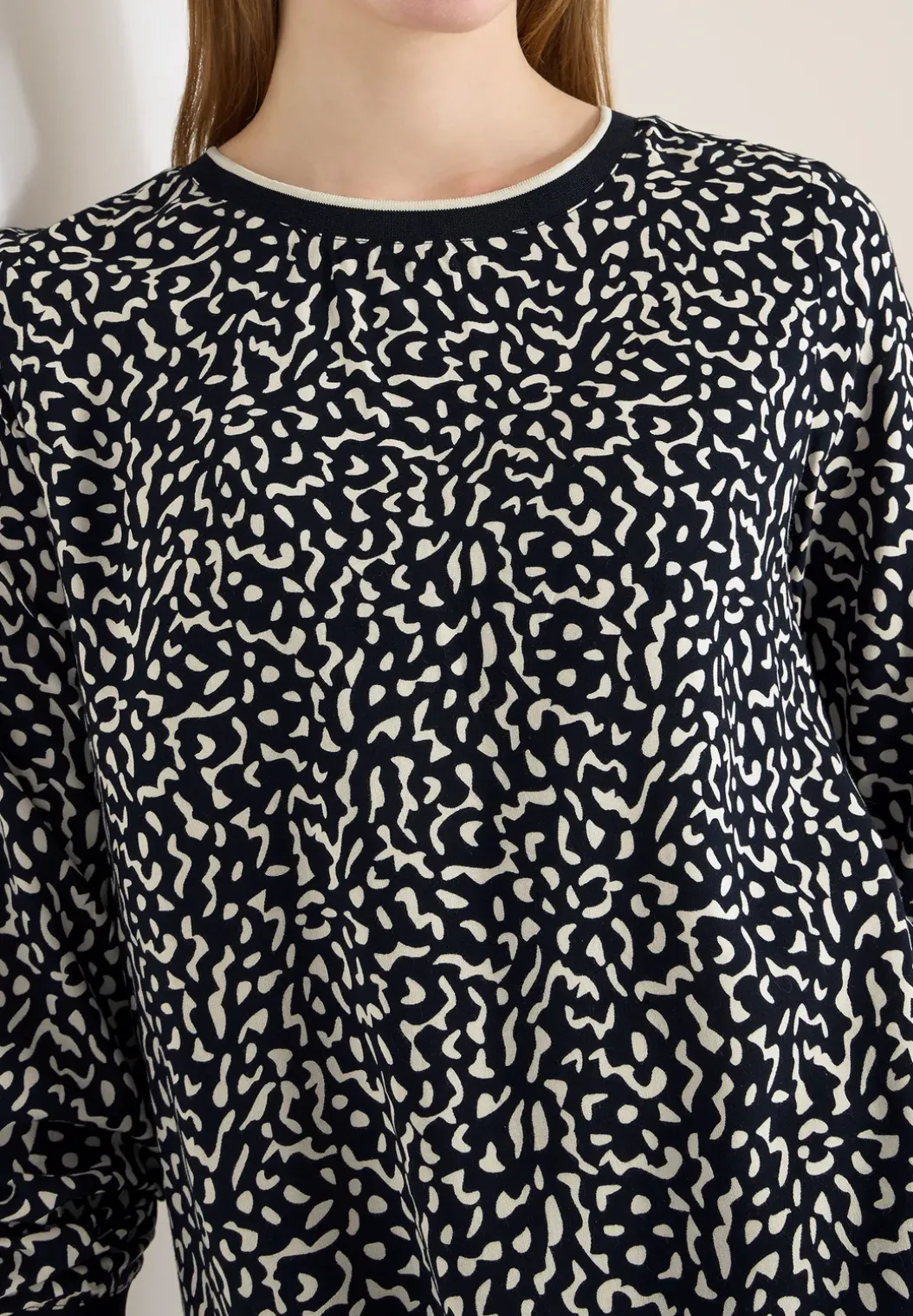 Gedessineerde blouse