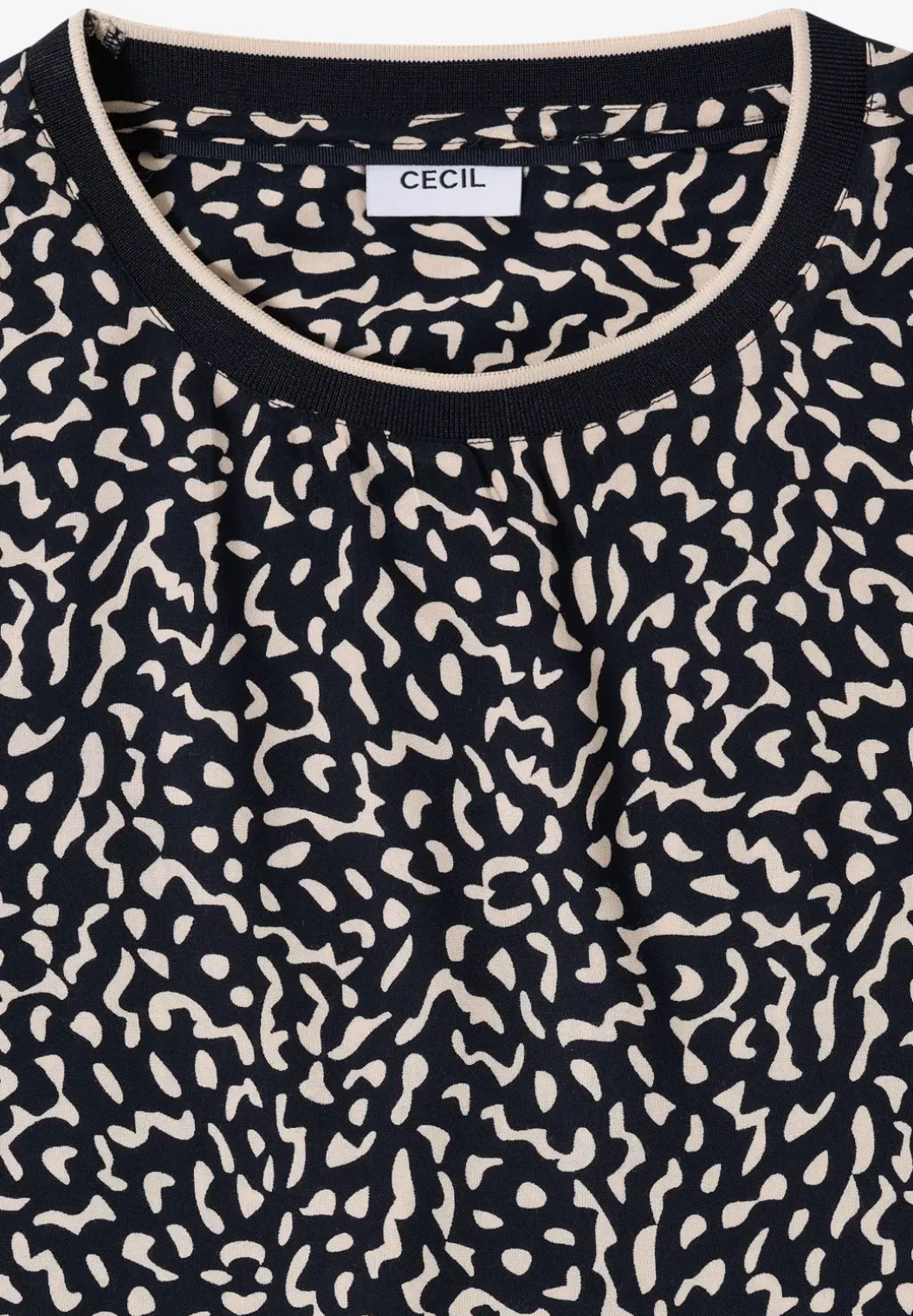 Gedessineerde blouse