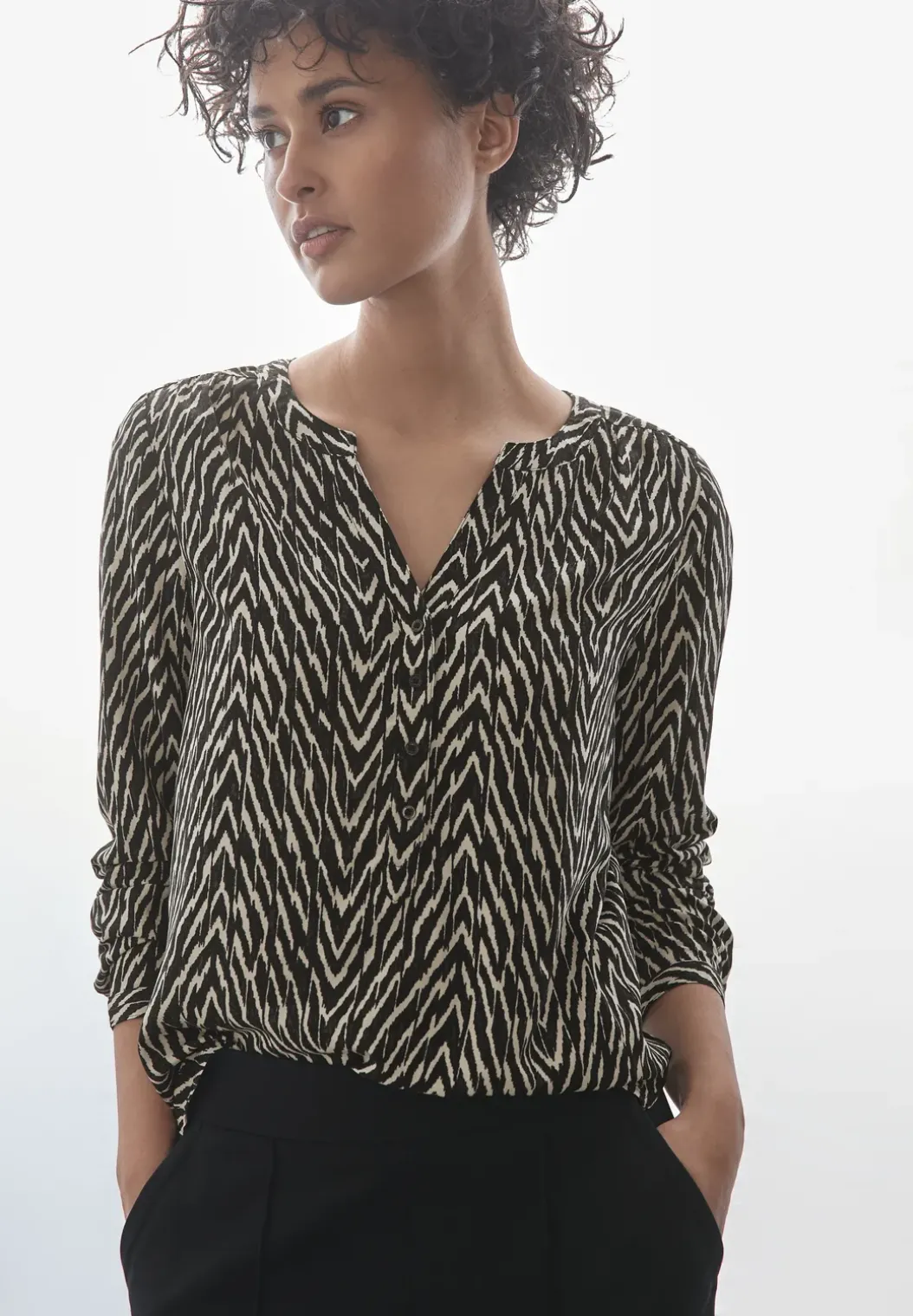 Gedessineerde blouse