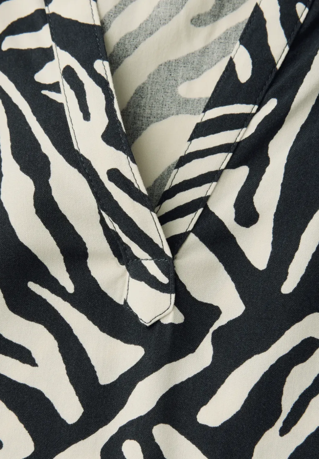 Gedessineerde blouse