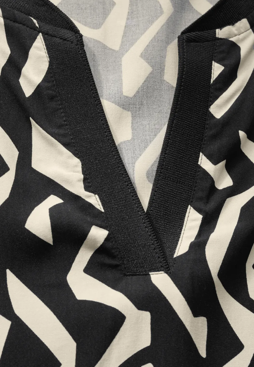 Gedessineerde blouse