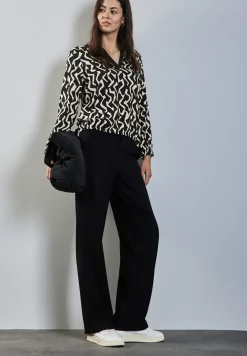 Gedessineerde blouse