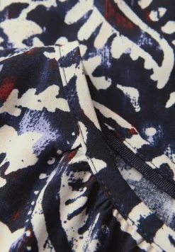Gedessineerde blouse met rimpels