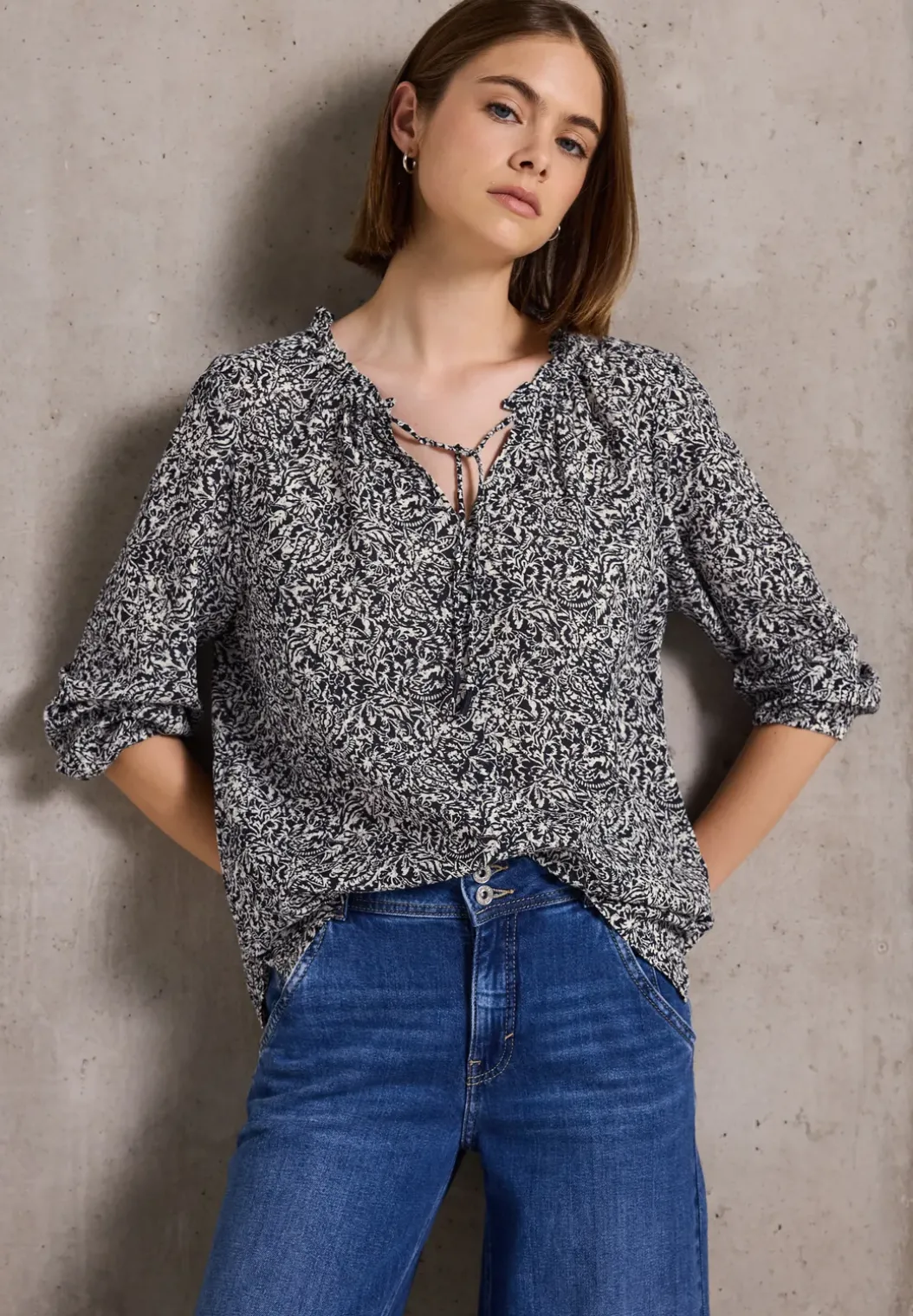 Gedessineerde blouse met ruches