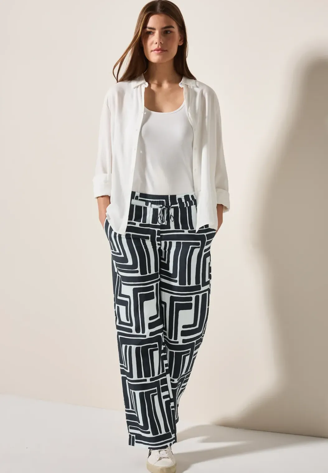 Gedessineerde broek met structuur