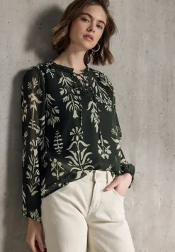 Gedessineerde chiffontuniek