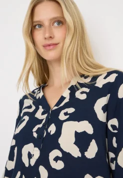 Gedessineerde blouse
