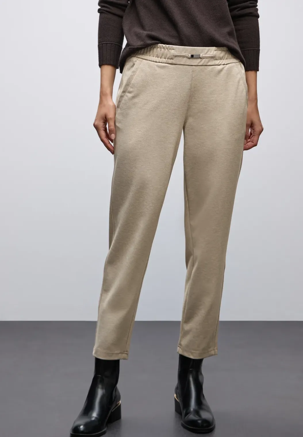 Gemêleerde broek met detail