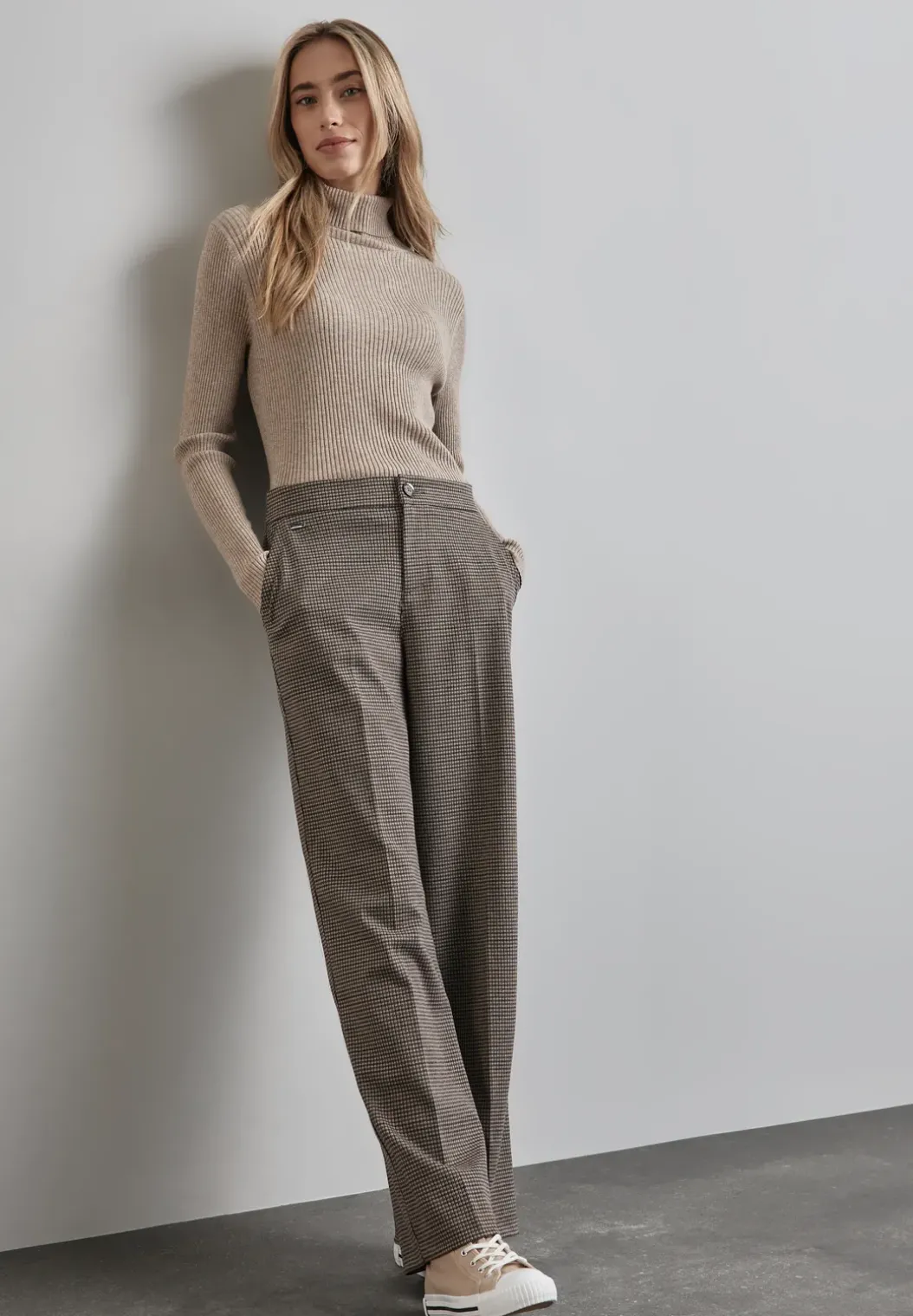 Geruite broek met wijde pijpen