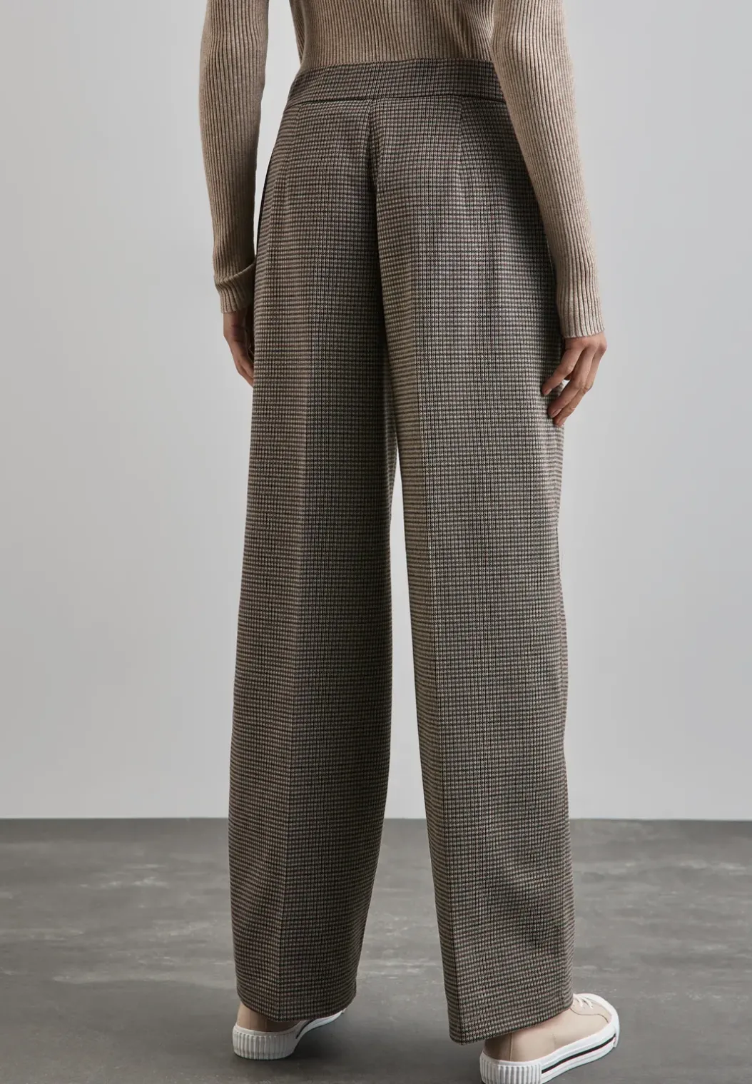 Geruite broek met wijde pijpen