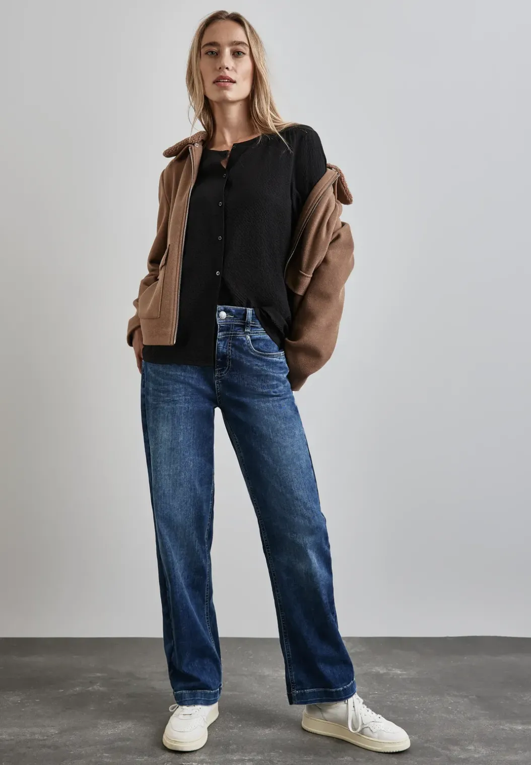 Gestructureerde blouse met borduursel