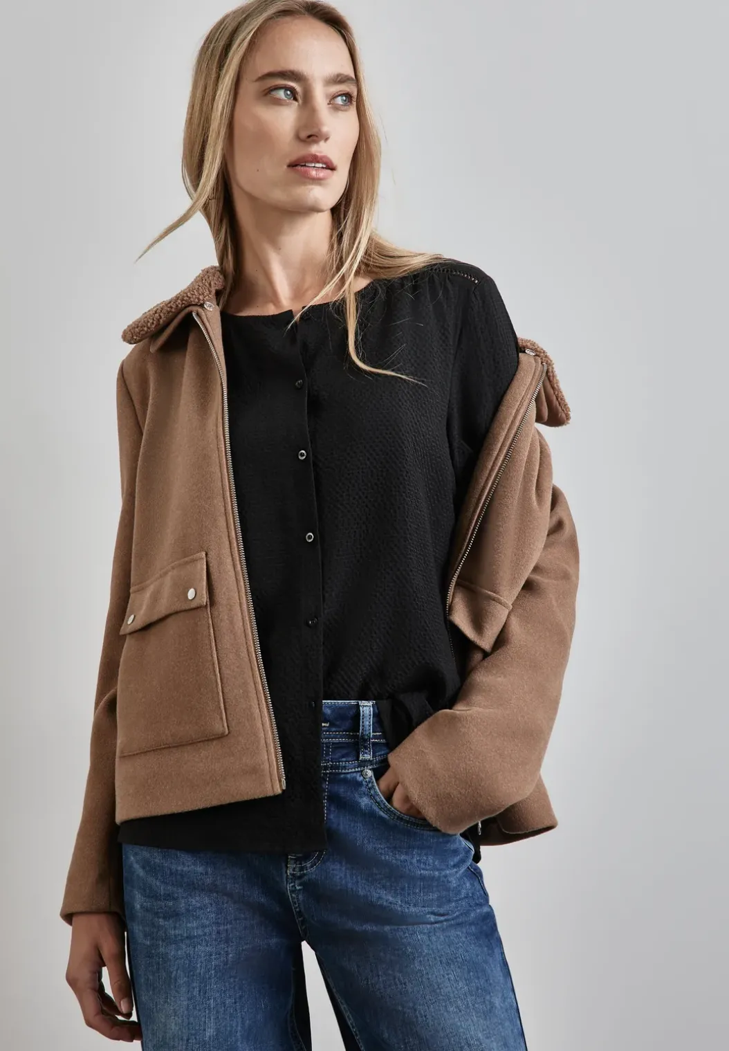 Gestructureerde blouse met borduursel