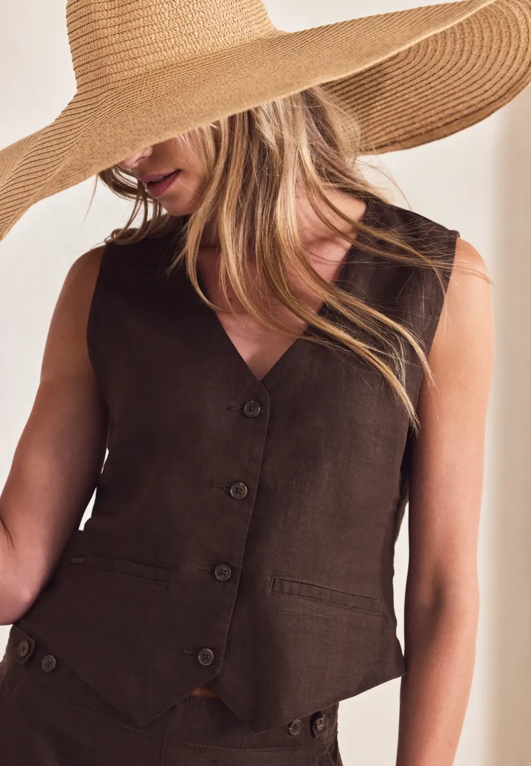 Gilet met V-hals en linnen knopen