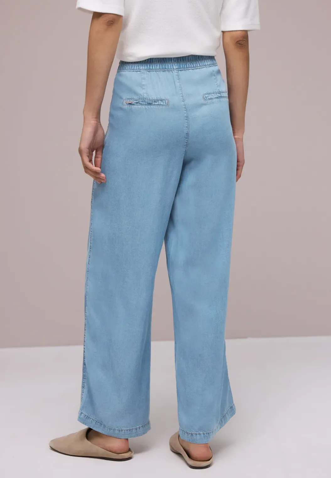 High Waist broek met Wide Legs en knoopdetails