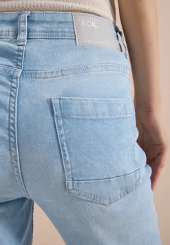 High Waist Slim Legs jeans in Slim Fit