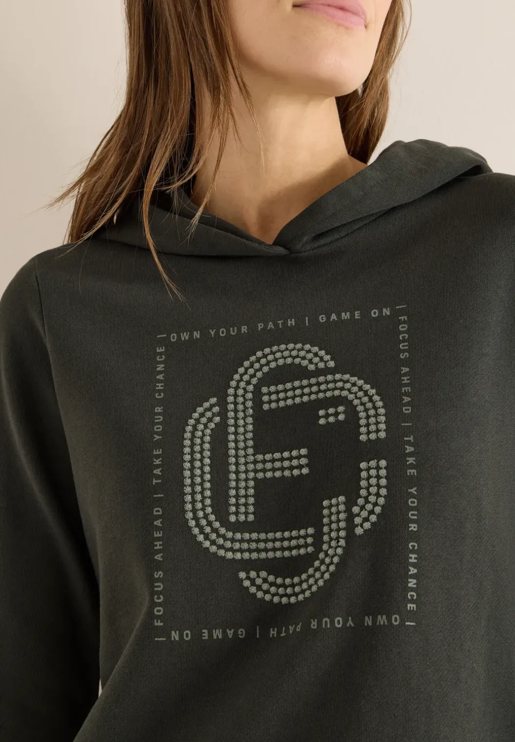 Hoodie met edelstenen