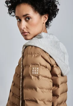 Jacke mit abnehmbarer Kapuze