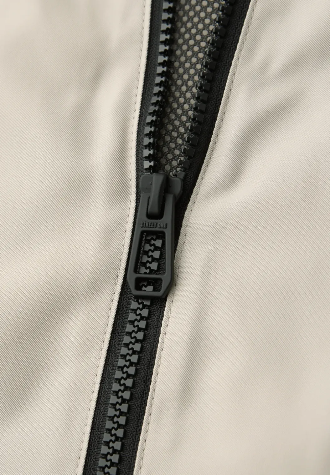 Jas met capuchon en banddetail