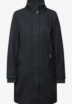 Jas met gebreide details
