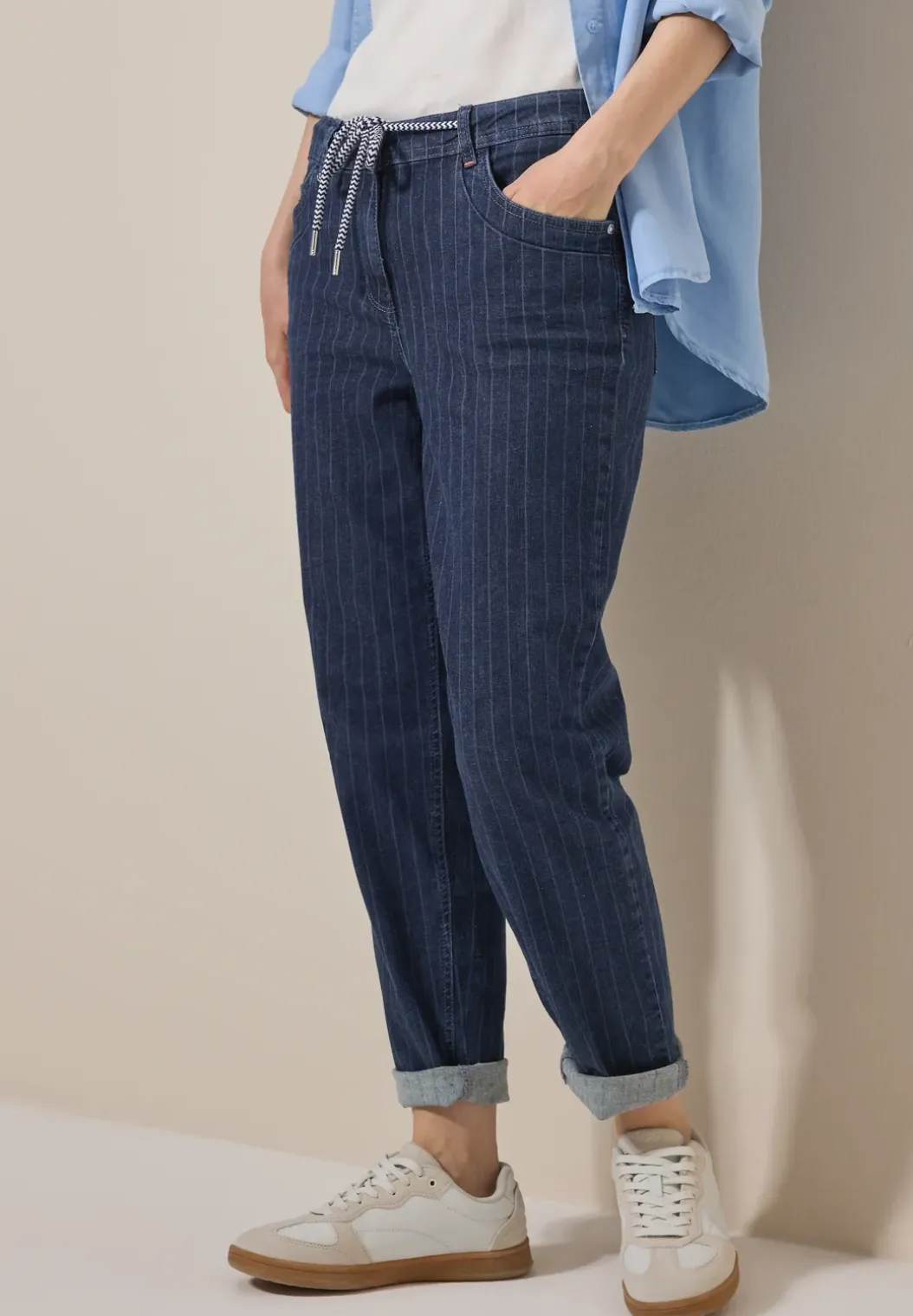Jeans met krijtstreeplook