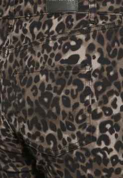 Jeans met leoprint