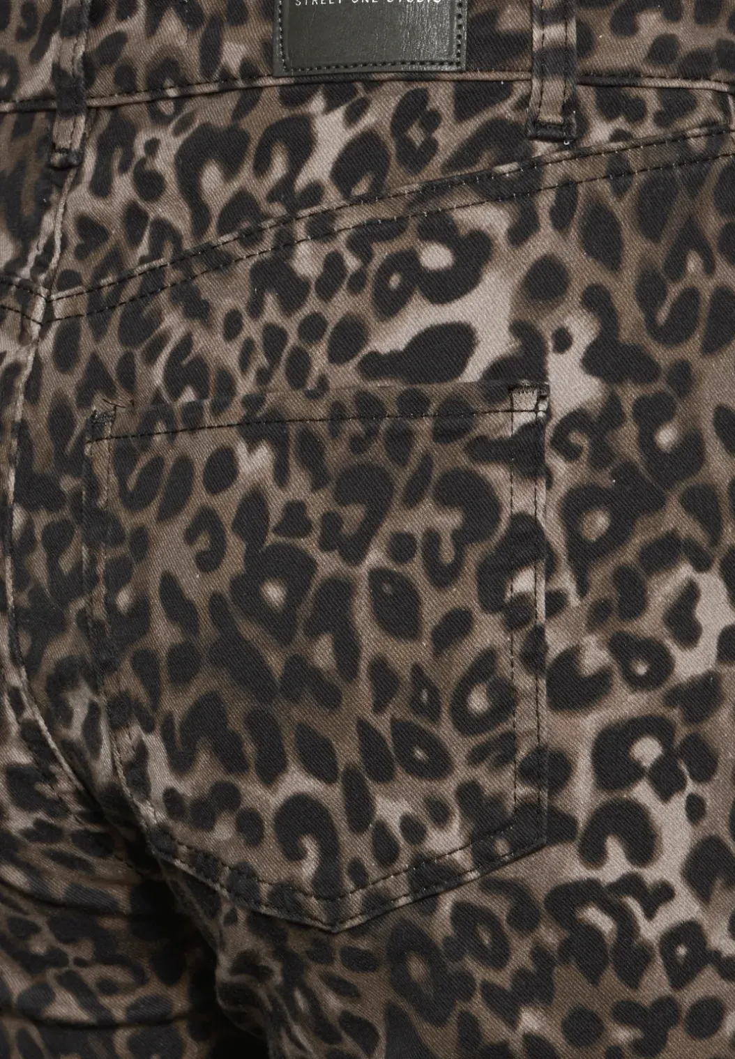 Jeans met leoprint