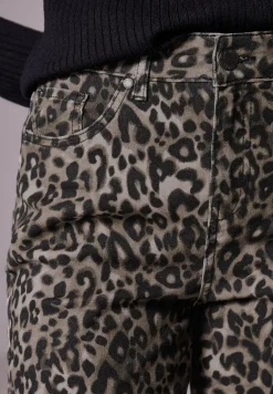 Jeans met leoprint