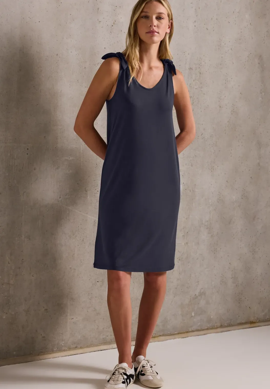 Jersey jurk met knopen