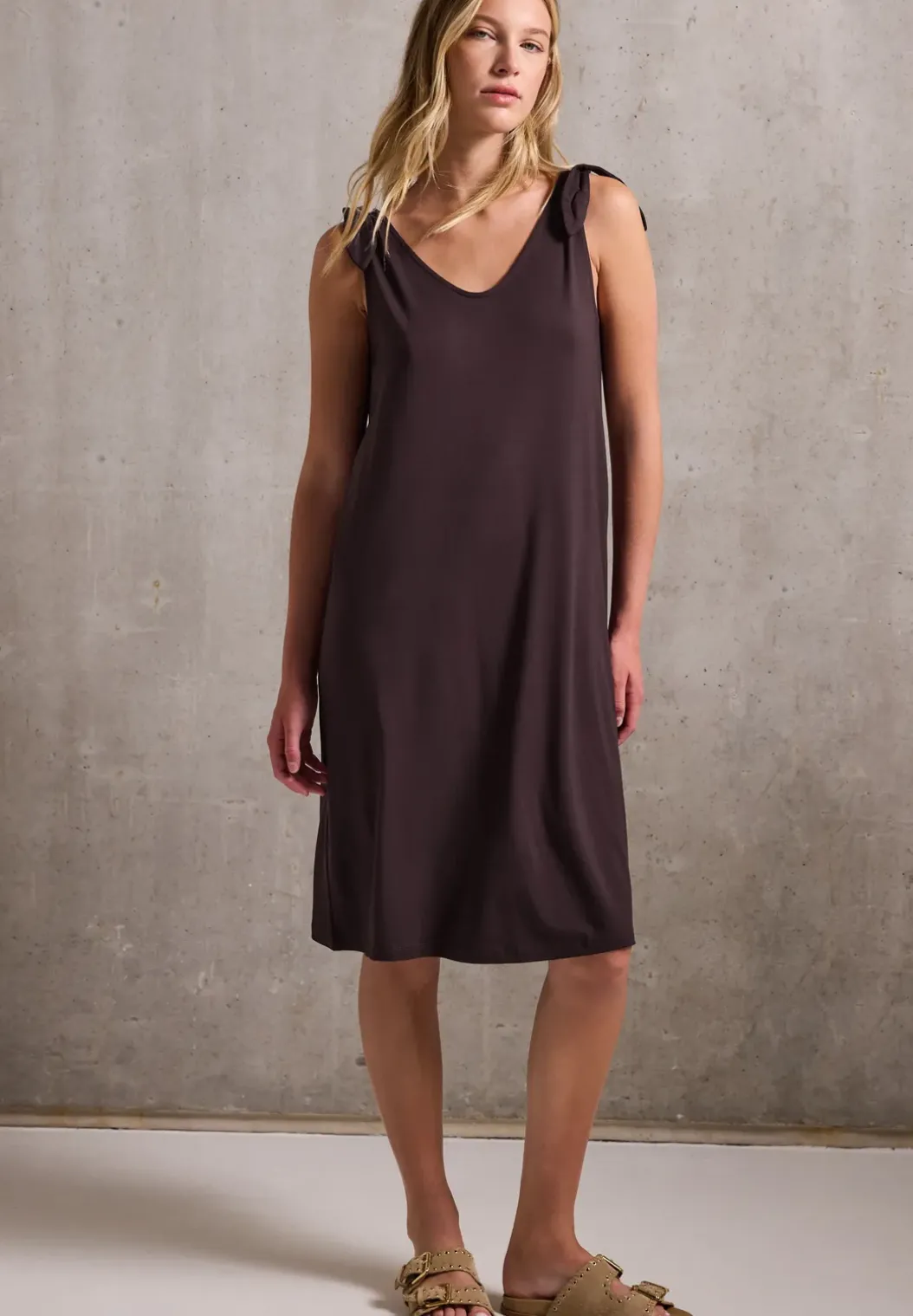 Jersey jurk met knopen
