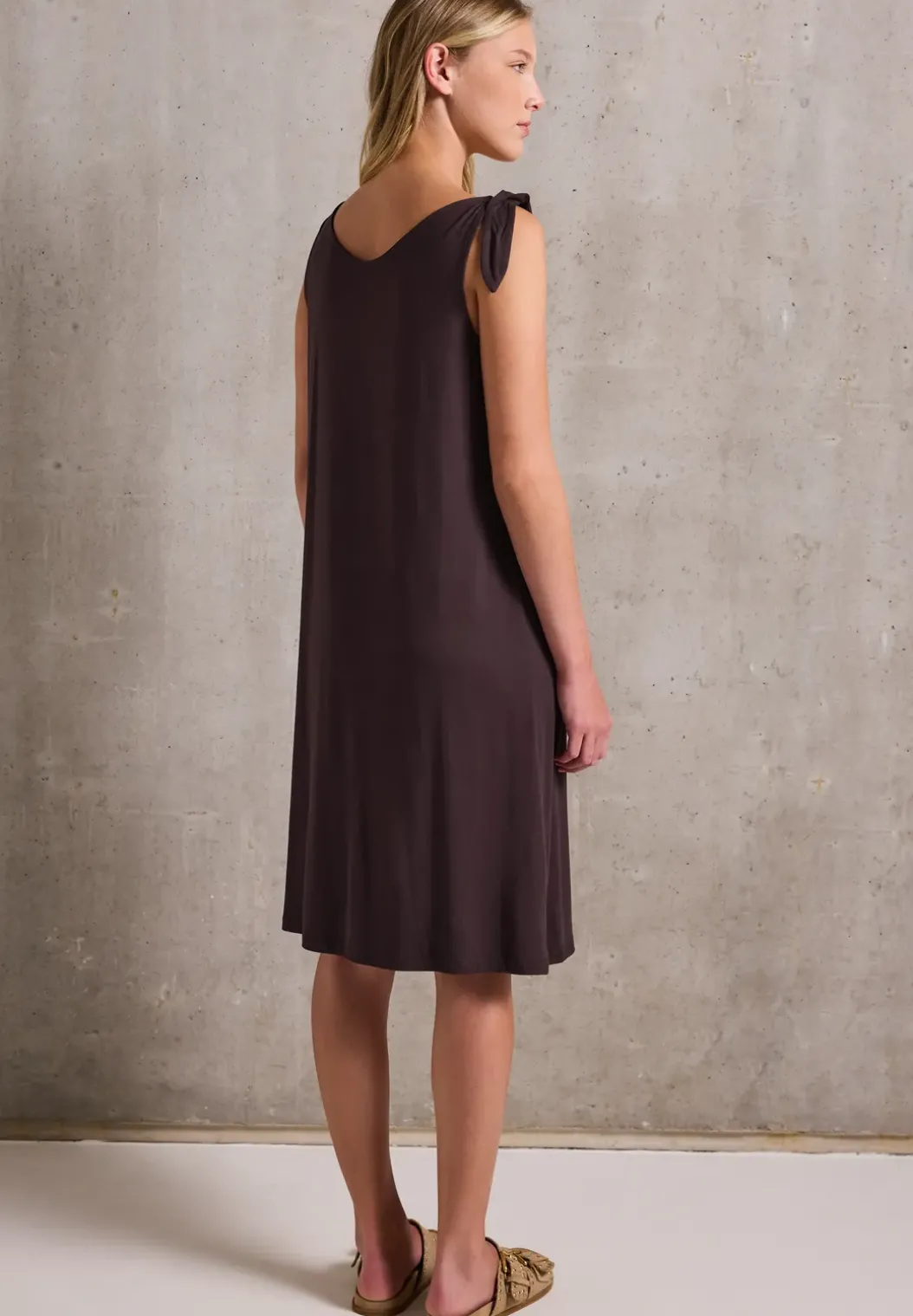 Jersey jurk met knopen
