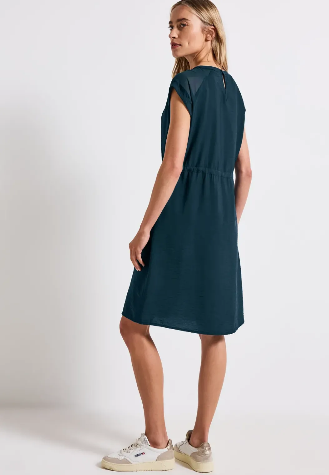 Jurk met mesh details