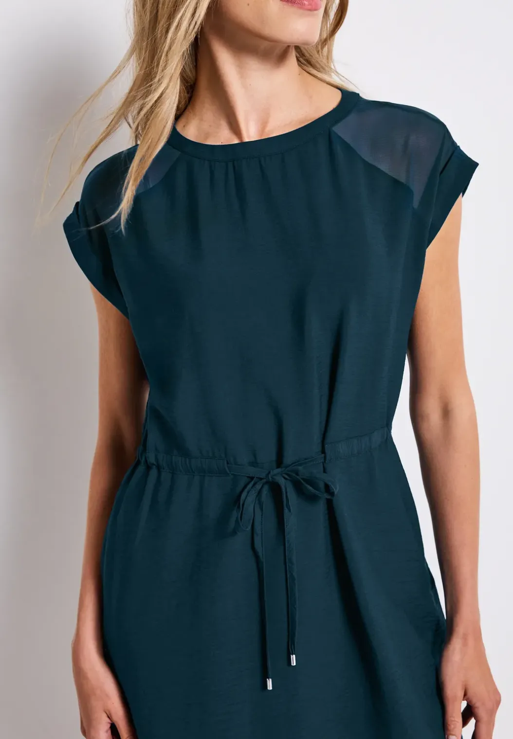 Jurk met mesh details