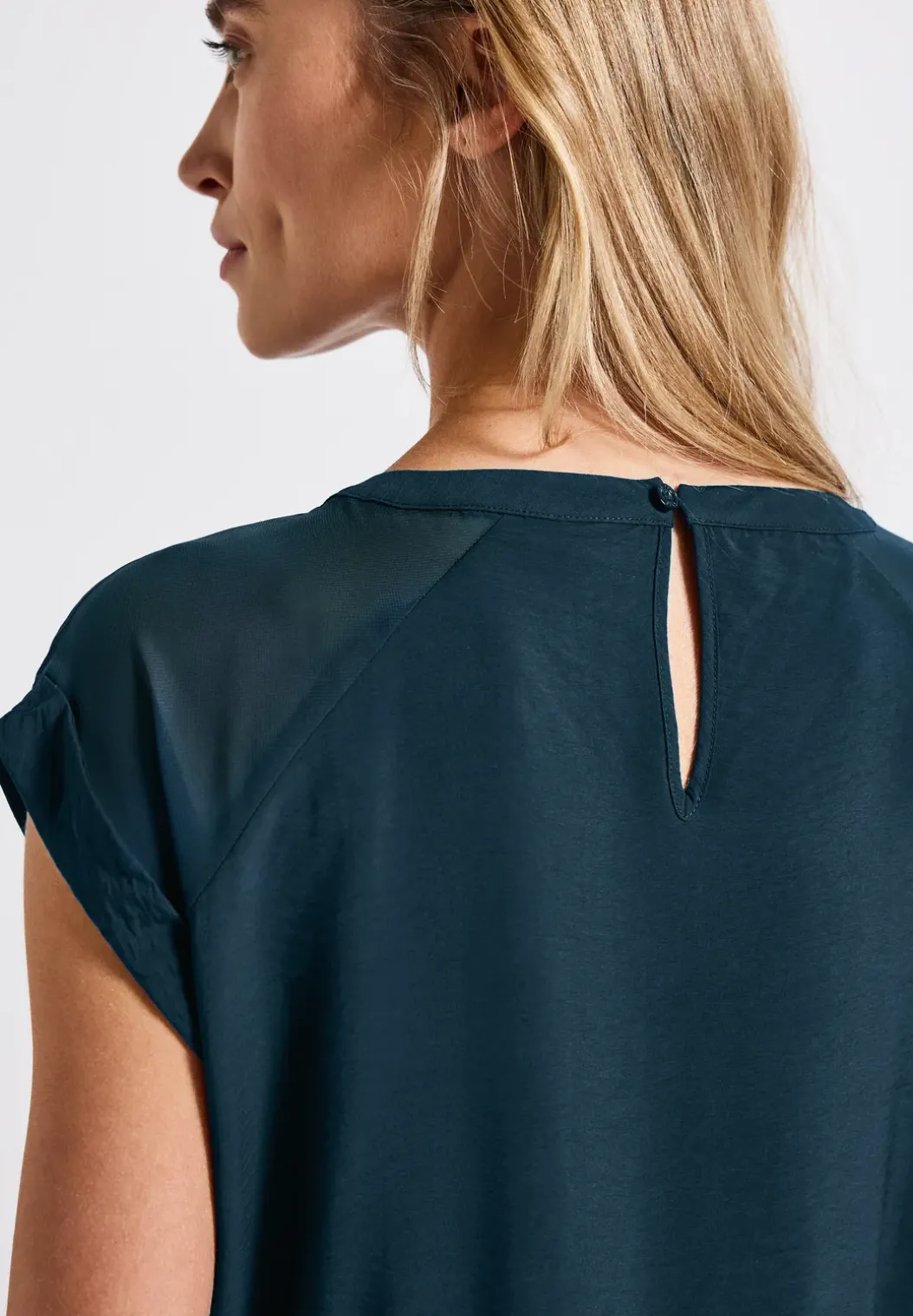 Jurk met mesh details