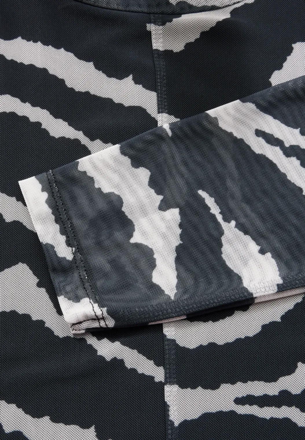 Jurk van gaas met patroon