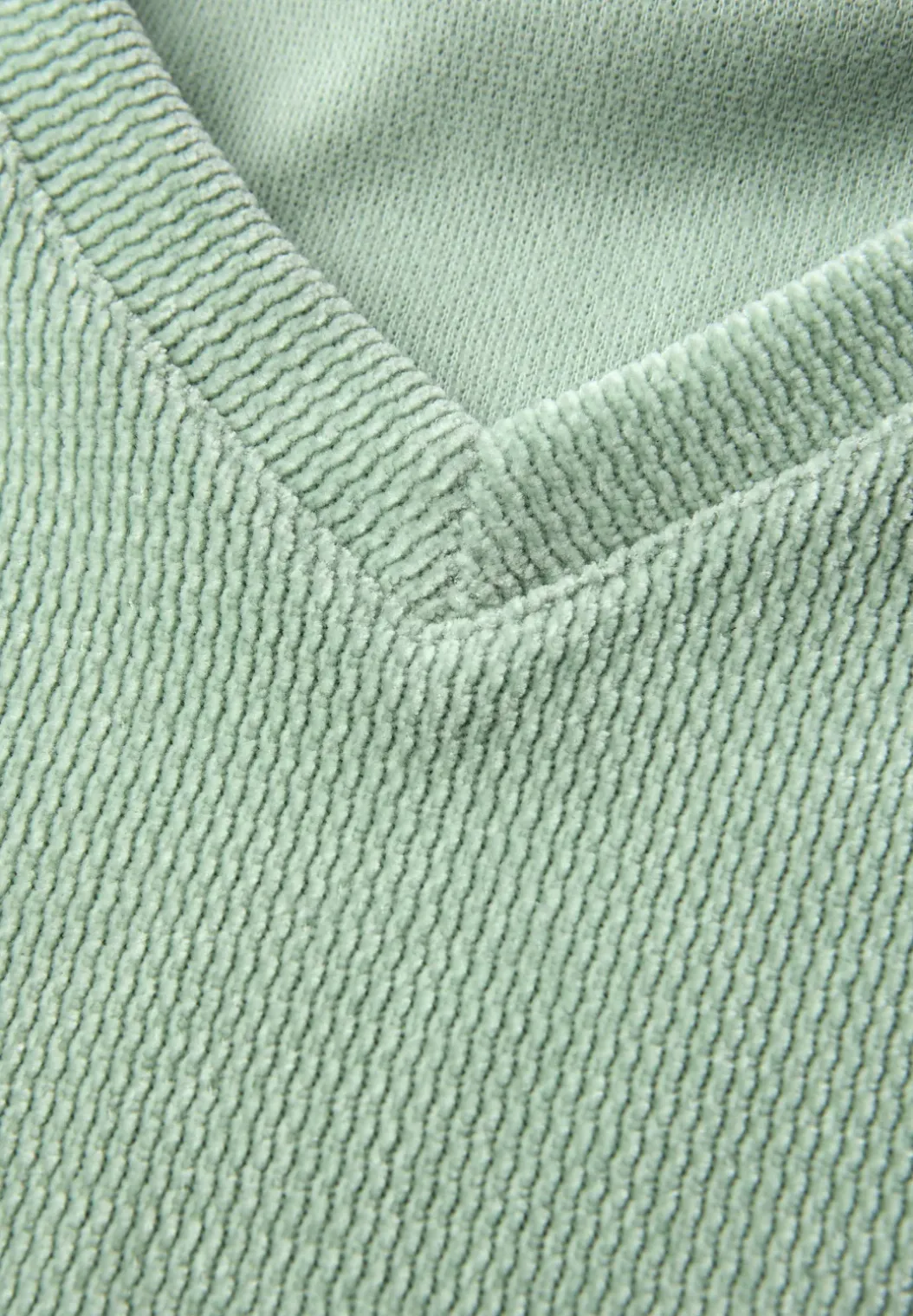 Knus shirt met V-hals