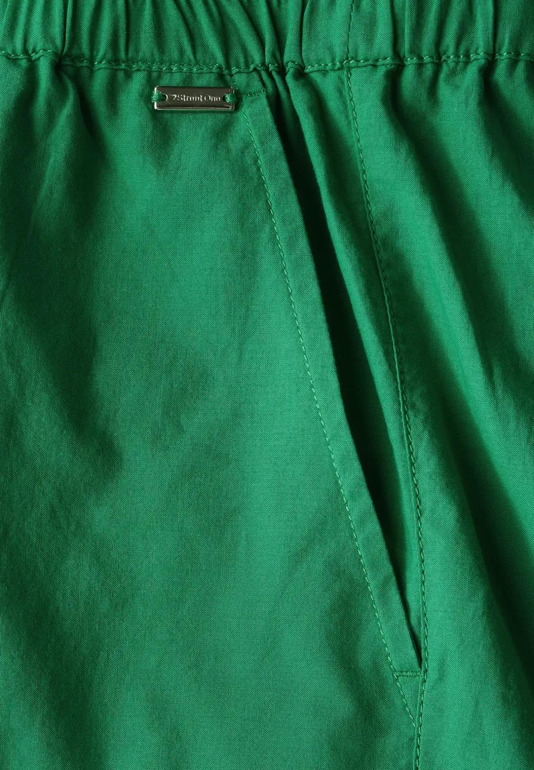 Korte broek met borduursel