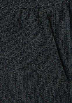 Korte broek met structuur in Loose Fit