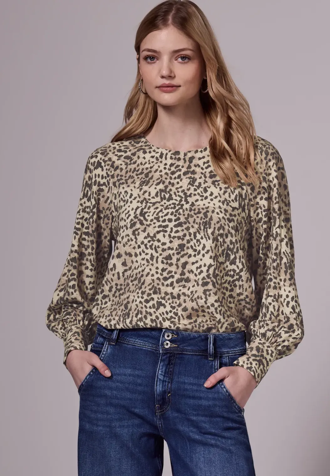 Leo raglan blouse