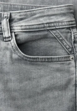 Low Waist Slim Legs jeans in casual fit