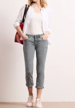 Low Waist Slim Legs jeans in casual fit