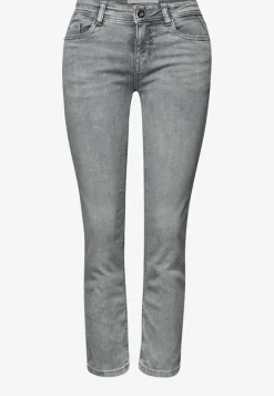 Low Waist Slim Legs jeans in casual fit