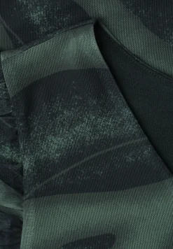 Mesh top met V-hals en print