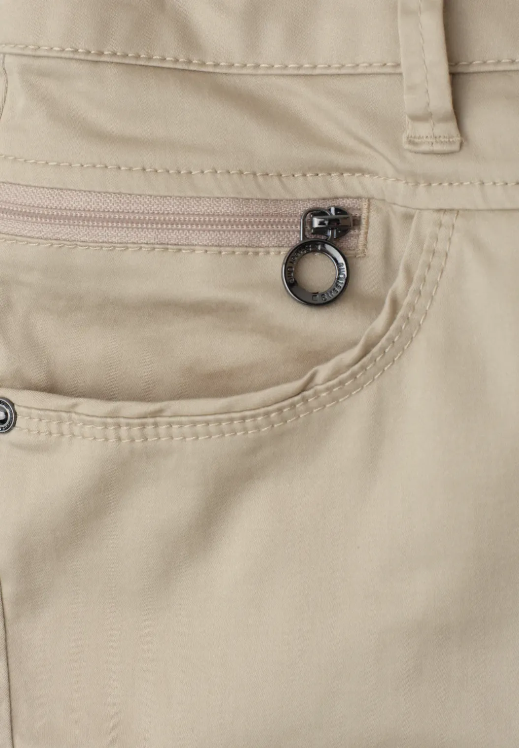 Mid Waist Bermuda in satijnlook