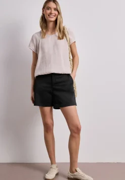 Mid Waist chino shorts in een casual pasvorm